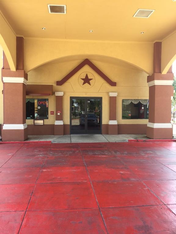 Scottish Inn & Suites Hobby Airport Хюстън Екстериор снимка