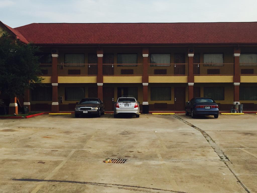 Scottish Inn & Suites Hobby Airport Хюстън Екстериор снимка
