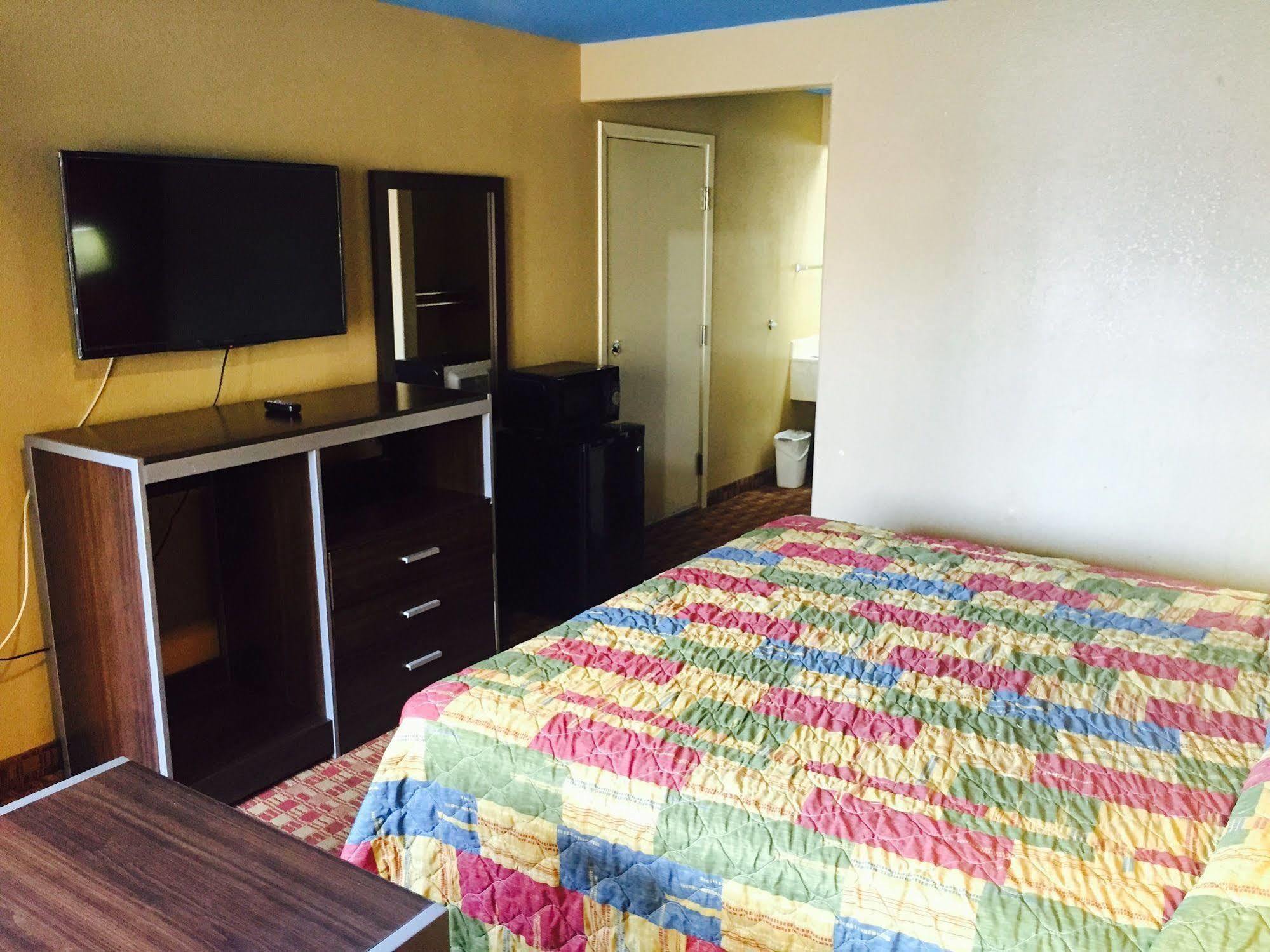 Scottish Inn & Suites Hobby Airport Хюстън Екстериор снимка