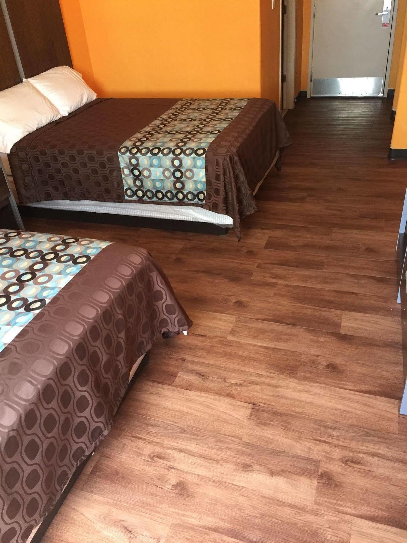 Scottish Inn & Suites Hobby Airport Хюстън Екстериор снимка