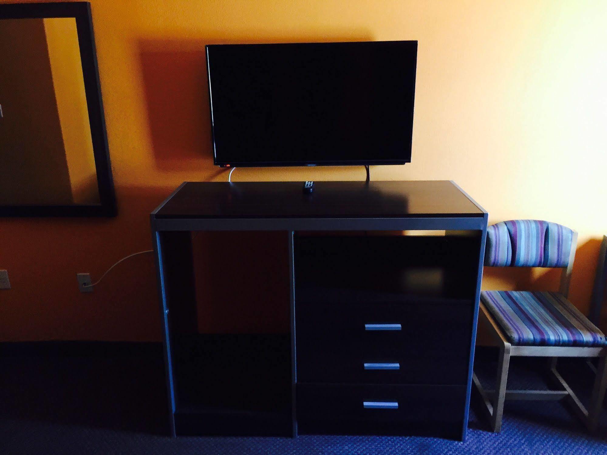 Scottish Inn & Suites Hobby Airport Хюстън Екстериор снимка