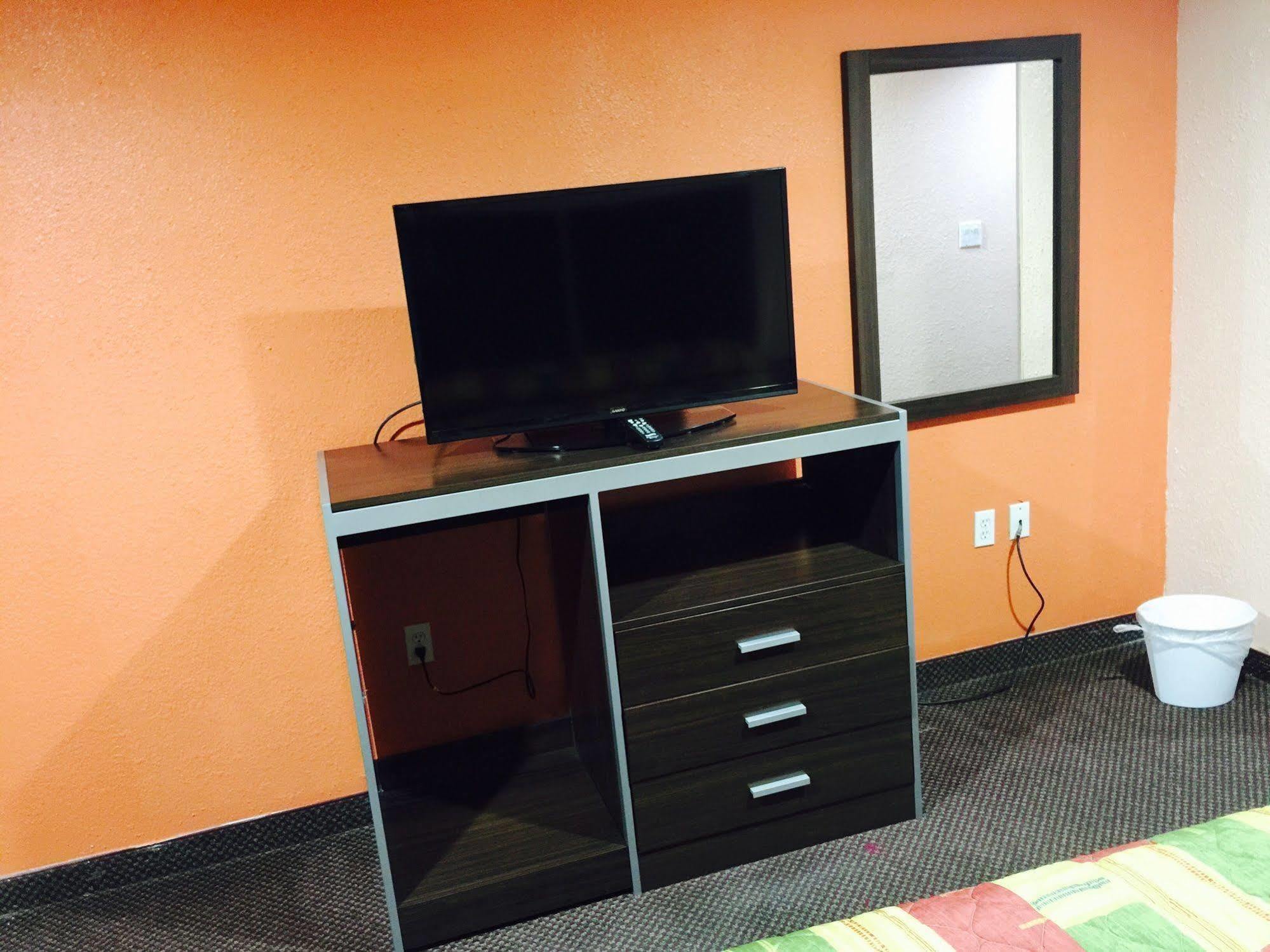 Scottish Inn & Suites Hobby Airport Хюстън Екстериор снимка