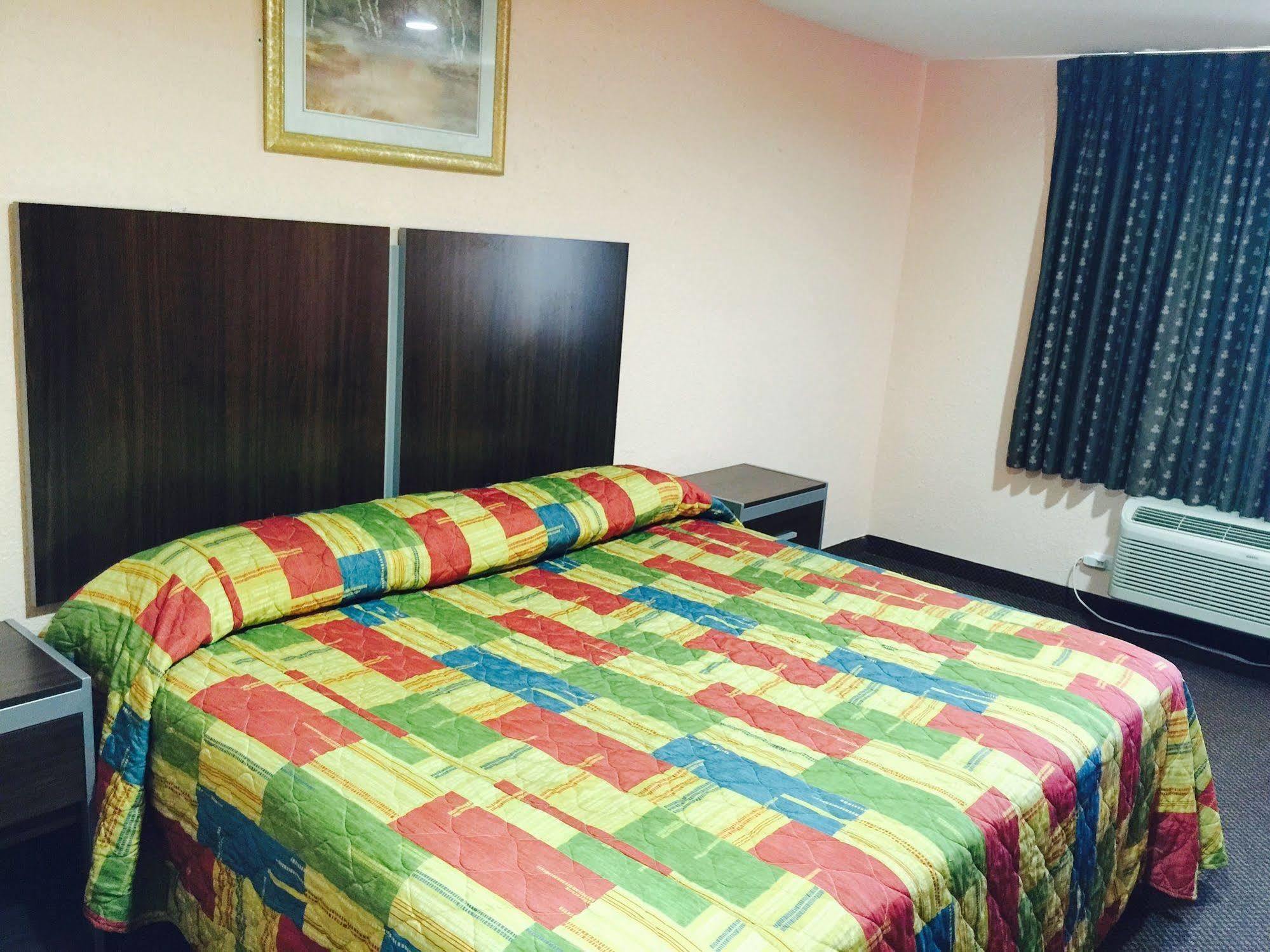 Scottish Inn & Suites Hobby Airport Хюстън Екстериор снимка