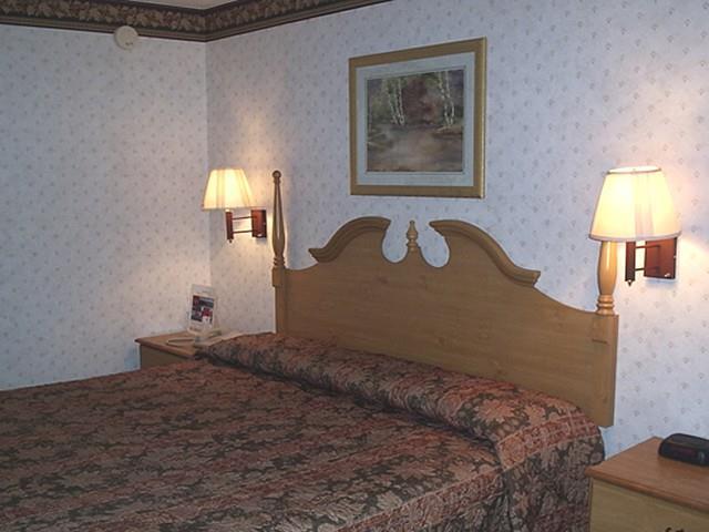 Scottish Inn & Suites Hobby Airport Хюстън Стая снимка
